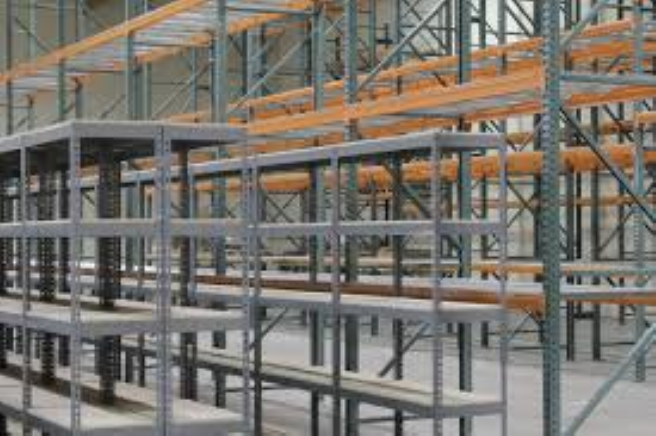 Boost Warehouse Safety and Efficiency with Proper Shelving
