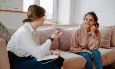 How A Life Coach Helps You Set Goals, Overcome Mental Blocks, And Build Sustainable Habits 