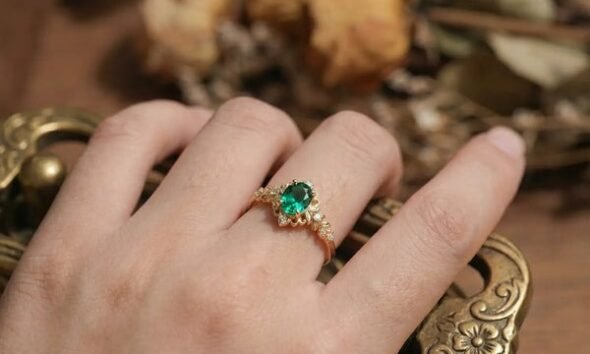 How Vintage-Inspired Engagement Rings Create More Character Than Modern Minimalism
