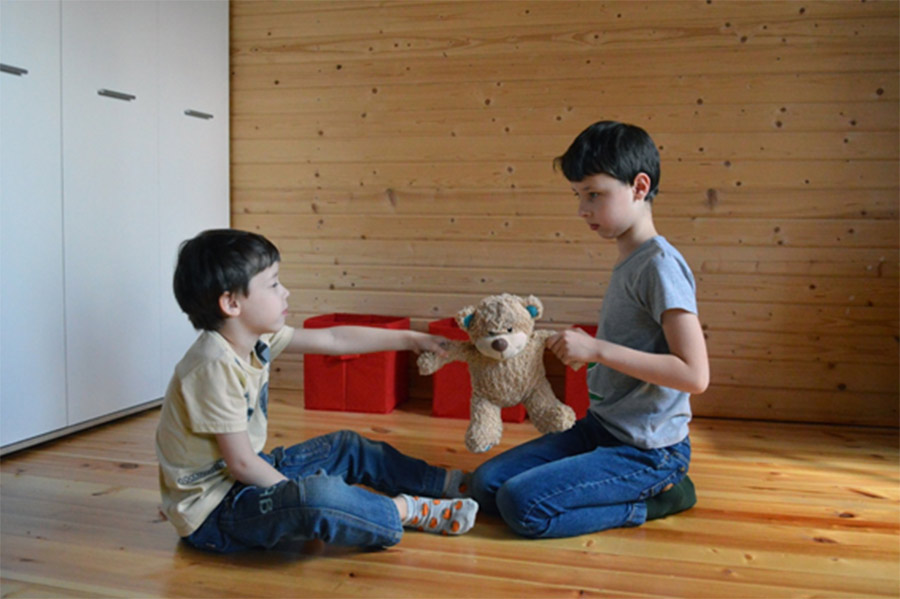 How to Deal with Sibling Jealousy When One Child Receives More Attention