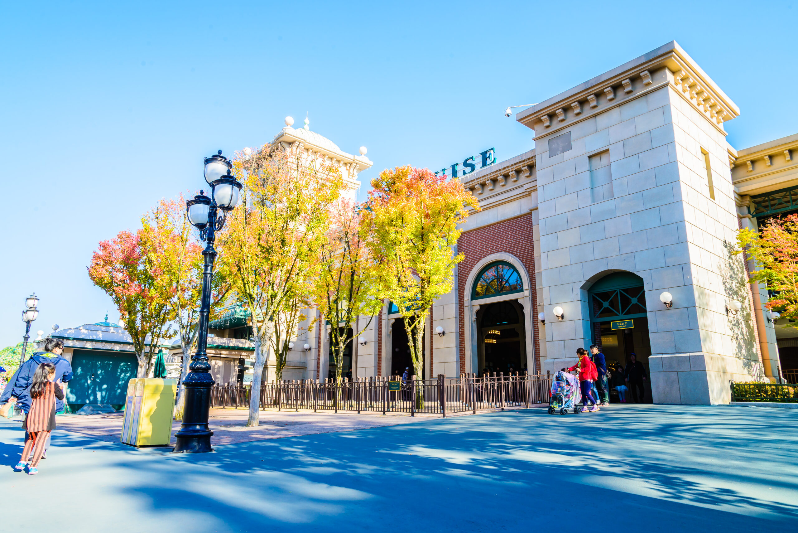 The Ultimate Seoul Travel Guide: Explore the City Without the Baggage