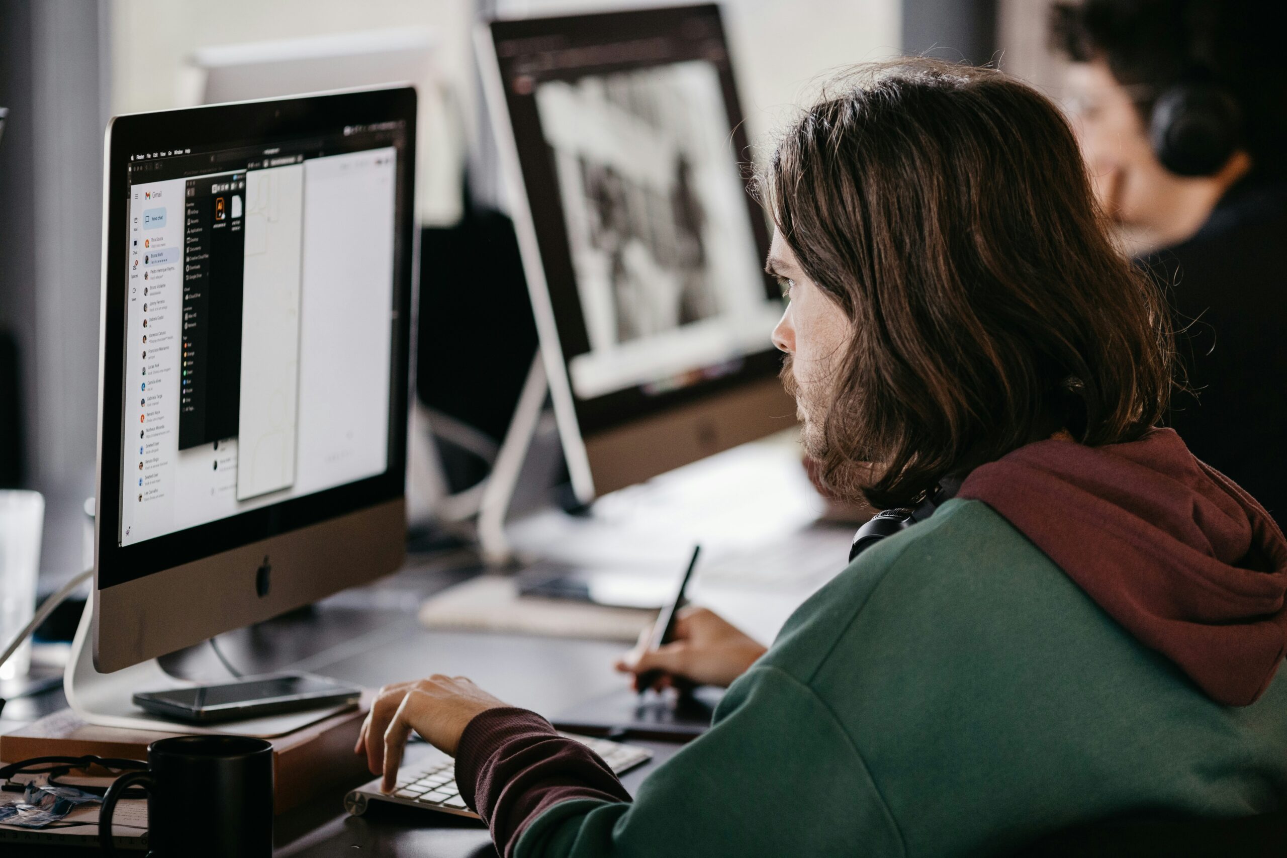 Smart Tools for Managing Distributed Field Teams