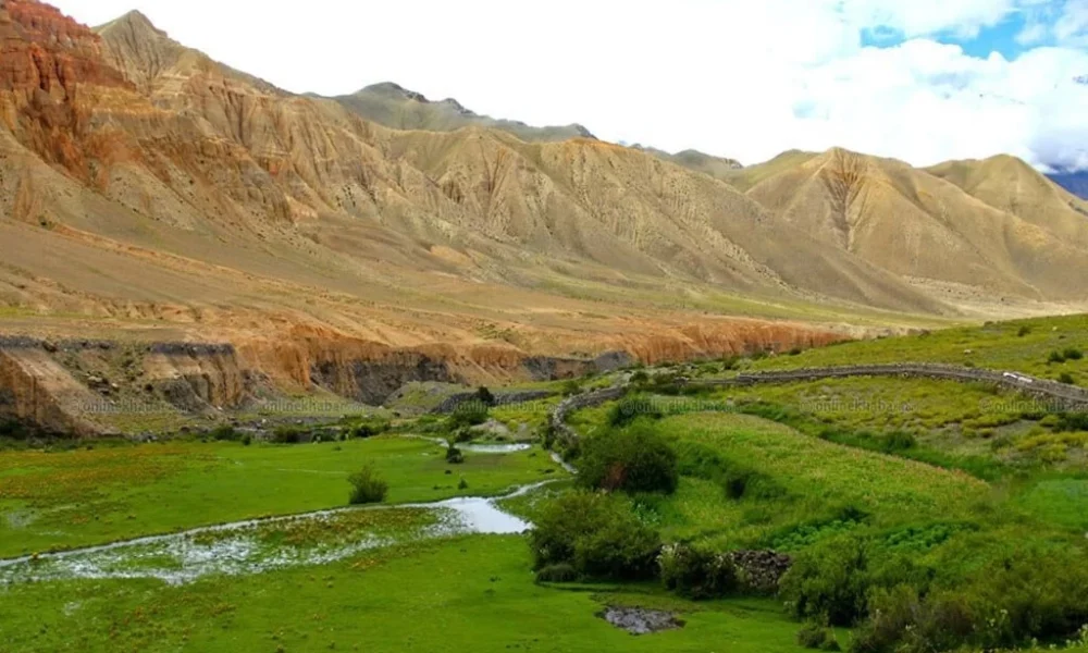 Upper Mustang trekking